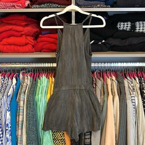 Les Soeurs gray sleeveless elastic waistband adjustable strap romper size S - Picture 3 of 3